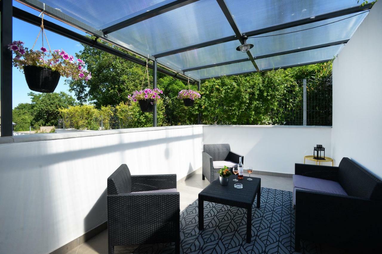 One Luxury Suites Eger Exterior foto